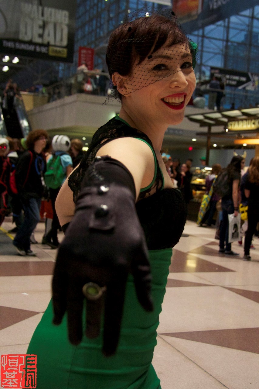 foodandcosplay:  New York Comic Con 2013 Green Lantern/Audrey Hepburn Style ———————————————————————