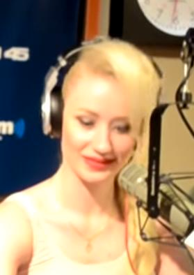 sadiesteel:  stoicdaydreamer:  flawlessvevo:  There’s no way this was staged do you see the look of terror on her face  WE ALL SEEN THIS KINDA FACE BEFORE   lolol