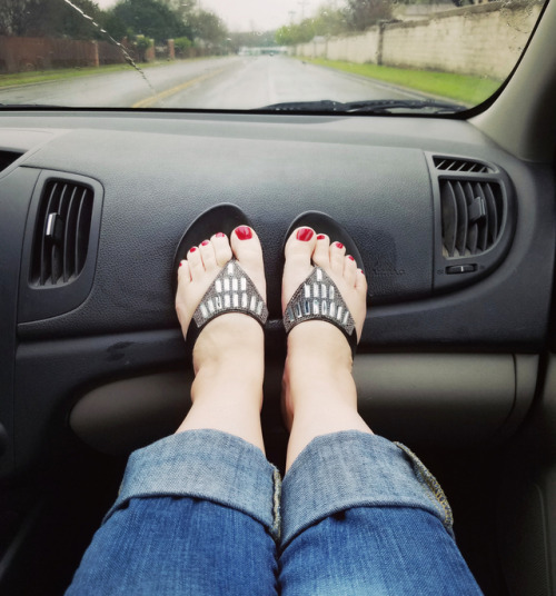 glitterandbokeh:  feet on the dash 👣 with another pair of new sandals   rainy day in the ATX… on my way to Movie House and Eatery to see Logan 🤓