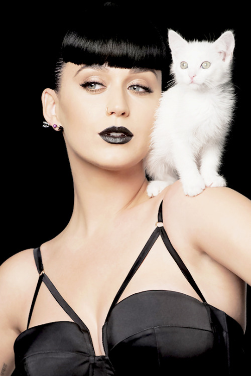 Katy Perry and animals (6/?) Katy X Covergirl (2/?)