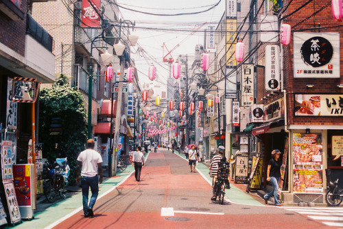 Okubo, Tokyo / 35mm filmby benjamin andrew