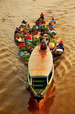 janetmillslove:  Floating Market in I moment love 