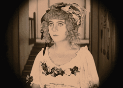 swinglargo:Ossi Oswalda in Die Puppe (1919) by director Ernst Lubitsch
