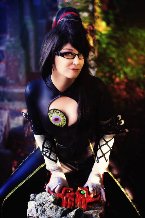 steam-and-pleasure: Bayonetta Photographer : Steeve Li Photography Cosplayer : TifaMacky Cosplay