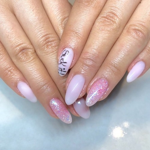 Pretty nude pink with accent ombré rockstar glitter from @sparkleyez1 (Suck It) for @andie_sorto. 