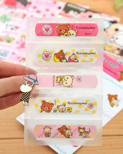 kawaiiteatime:  bandaids 