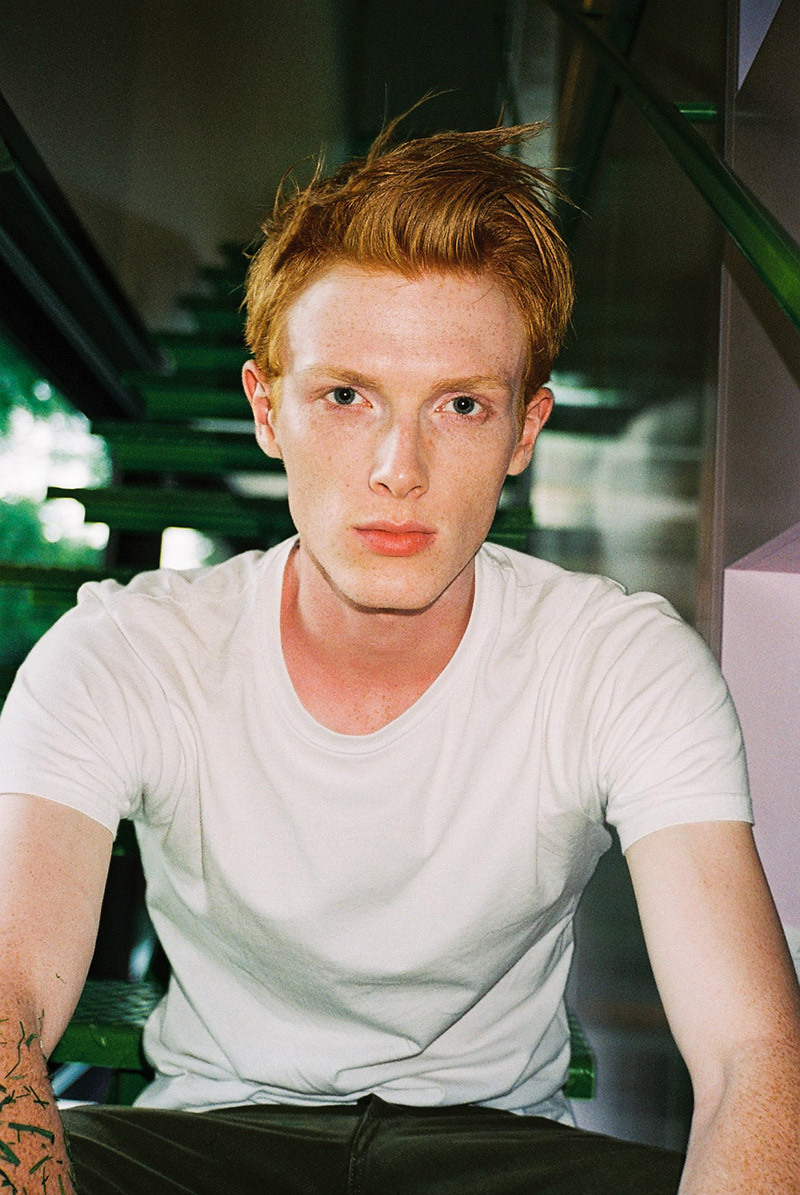 rawrzuhlind:backstage at julian zigerli ss16 by anna boettke