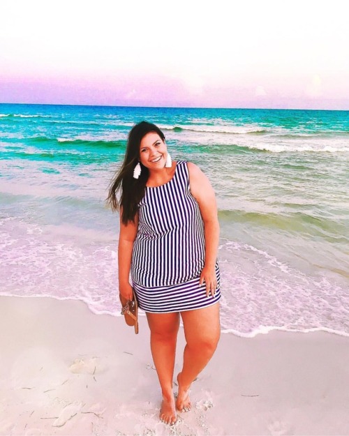 beach please so in need of summer time and the beach!!!! this darling dress is from @vineyardvines f