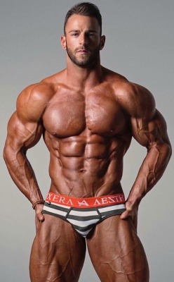 hung-muscular-hunks:  With over 145,000 NSFW