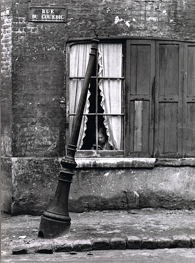 luzfosca:  André Kertész  Rue Du Cuédic, Le Havre, France, 1948 