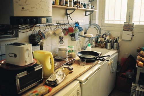 wendyandbrad:Apartment in Paris. 2012(photo: Seo Jinyoung)