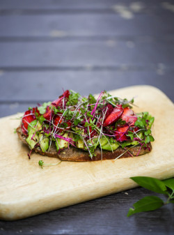 redefiningfood:  Pink and green for breakfast: Strawberry and avocado whole grain toast with homemade pesto and microgreens  The avocado toast is a perennial favourite for any health foodie, and after yesterday’s beauty of a breakfast I was thinking