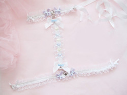 meowneko:  baby garter♡