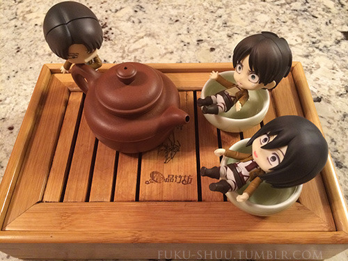  Nendoroid Theater: Disciplinary Action (Levi-style)  My Heichou Nendo finally arrived, and so I finally get to execute this idea that I’ve wanted to try for ages, lmao. (His tiny little hands can’t hold these teacups the usual way, though)