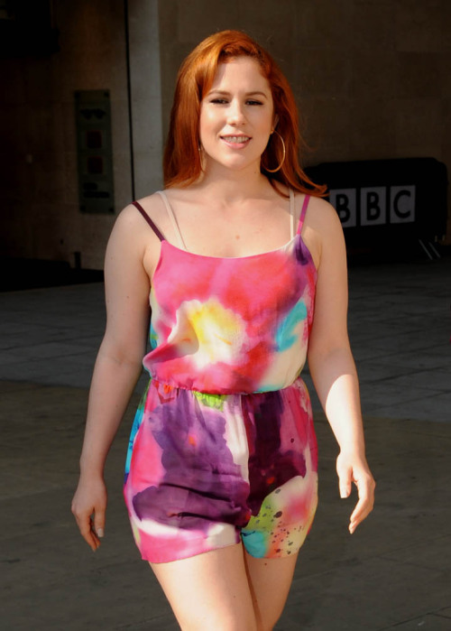 Morning Love of the Day Katy B is going to cross over to the states pretty quickly and everyone shou