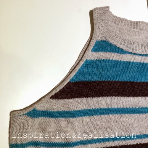 DIY Knit Striped Twin Set from inspiration & realisation.A striped twin-set. Machine knitting me