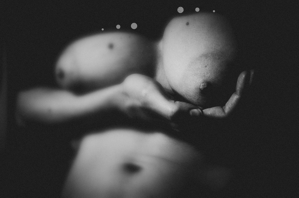 clementine-circaetis: Delicatness in the darkness, protect it      ♫  By Clémentine
