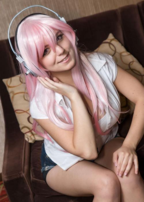 Super Sonico Cosplay (Bunny Ayumi) 2