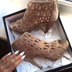 sexyshoesblog:  Sexy shoes by sexyshoesblog, do you like this? Pls visit http://www.sexy-shoes.luxlr.com for more.