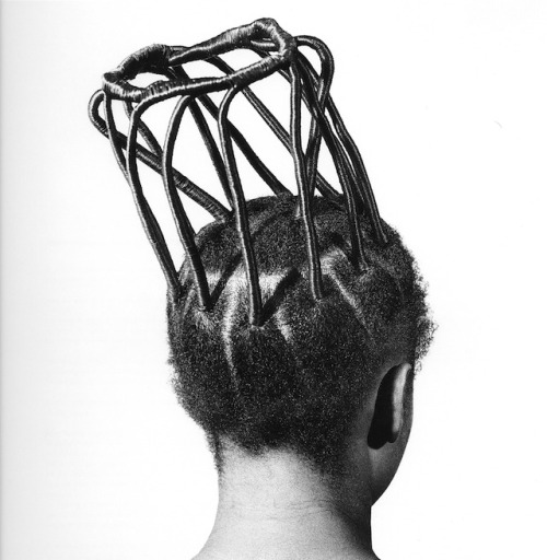 alubarika:J.D. Okhai Ojeikere was a Nigerian photographer known for his works on numerous hairstyles found in Nigeria. ‘Hairstyles’ is his most known collection depicting the unique image of the African woman.