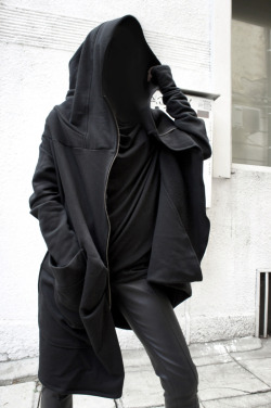 sxovx:  blackolypse:  coat by Aakasha  sx