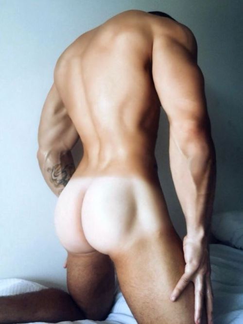 2worshipmales.tumblr.com post 683826153186820096