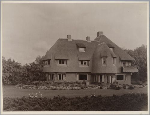 propaedeuticist: thatched dutch vacation homes, turn of the century
