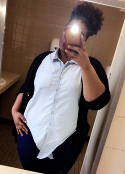 curvesncurls:  Did somebody say Big girl appreciation day? ☺️😌