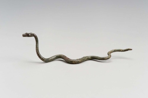 ancientanimalart:Bronze SnakeGreekClassical Periodabout 400 BCE“The votive snake is shown as if exte