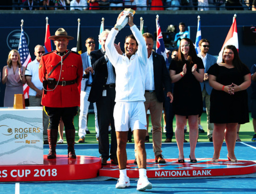 gymnasticians:Rafael Nadal defeats Stefanos Tsitsipas to win the Rogers Cup, earning his 80th ATP Wo