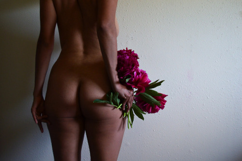 peachypersici:  Peonies | self portraits May 2018(Keep caption intact.)