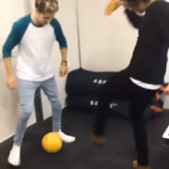 niallar:  i feel like this actually represents their relationship somehow   