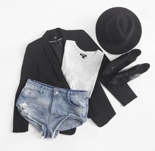 vinstage4u:  #’OOTD INSPIRATION!blazer, top, denim shorts, boots, hat.