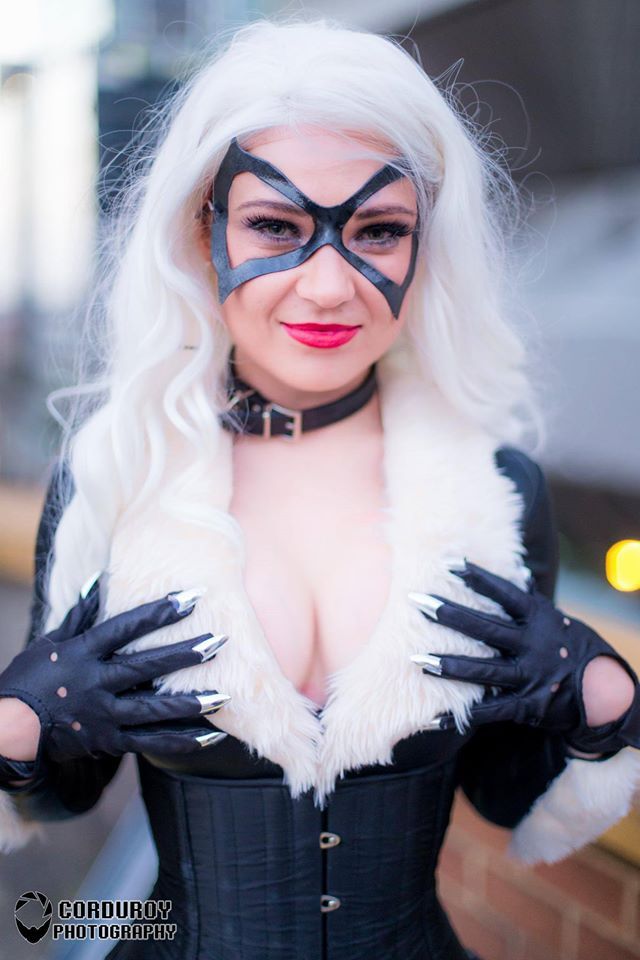 feistycuffscosplay:  Here spider, spider…Here’s my Black Cat/Felicia Hardy cosplay