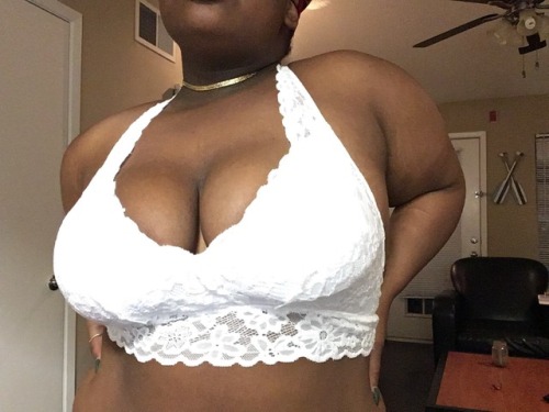 frenchtailored:  miss having someone to send intimates too.