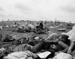 woodstock-festival:  The aftermath. Photo