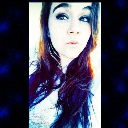 domloco:  toseekmyownrevenge:  Don’t you dare look out your window,  darling everything’s on fire…  #lyrics #selfies #greeneyes  BEAUTY
