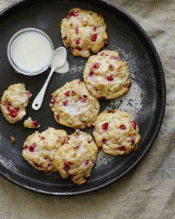 guardians-of-the-food:  Strawberry White