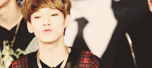 yixning:   chen singing along to Growl  
