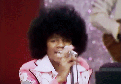 dwaynewaynejr:  kenyanxgyal:  bluemoonwalker:  MJ meme 1/5 fave hair moments    So