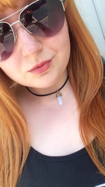 foxywinchesters:Not the most summery look ever but fuck it ✌🏻️ not feeling girly at all. That smirk&pout, though