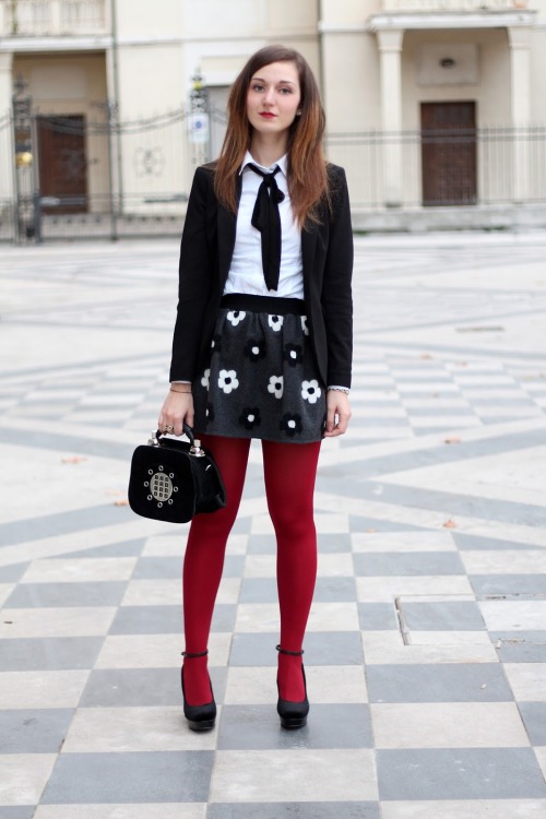 fashionmylegs:I am a lover of shirts, of the collar that comes out from sweaters and bow ties. I los