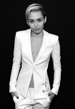 mileyrcblacknwhite:  OMG WHY SO PERFECT? 