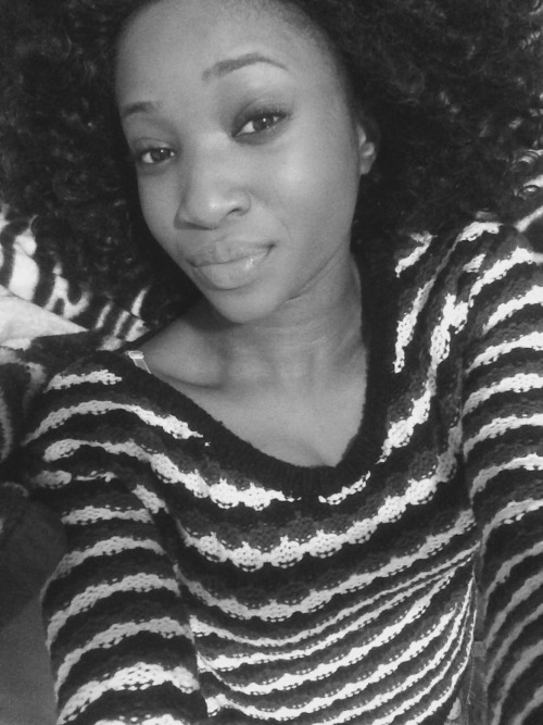 knowthysoul:My black is infinite.