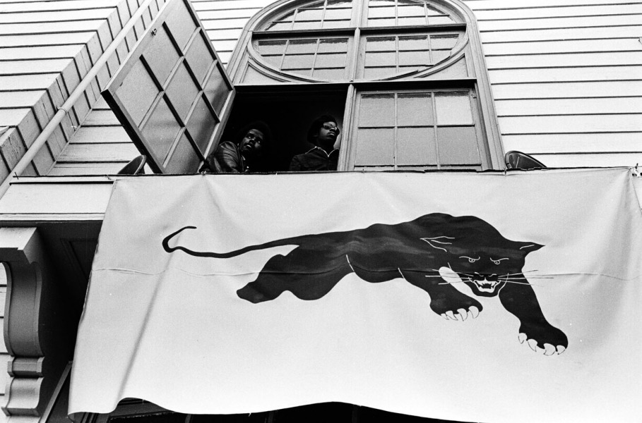 soldiers-of-war: USA. California. Oakland. August 28, 1971. George Jackson’s funeral.