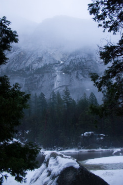 brutalgeneration:  Hovering Mountain (by Orin Zebest) 