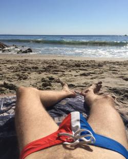 caseyjdady:Sorry, not sorry. Haha. 😉 #speedo #mensswimwear #scruffygay #homobro #gayotter #ocean #autumn #socal #lifestyleblogger #caseyjdady  ✌🏻️ (at El Matador State Beach)