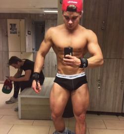 musclboy:  “Sophomore year fucking rocks!”