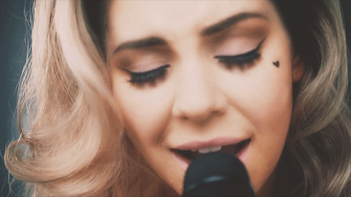 mindof-misfit-toys:   ✞ ✝ ❥♡Marina And the Diamonds ♡❥✝ ✞