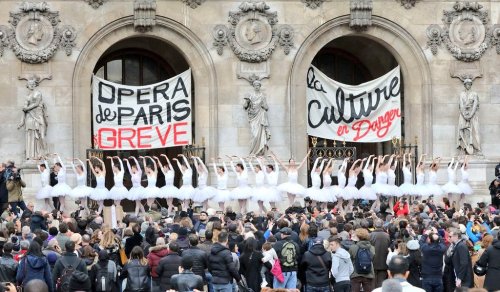 Paris Opera Ballet dancers on strike dancing Swan Lake on top of Opéra Garnier stairs fighting to ke